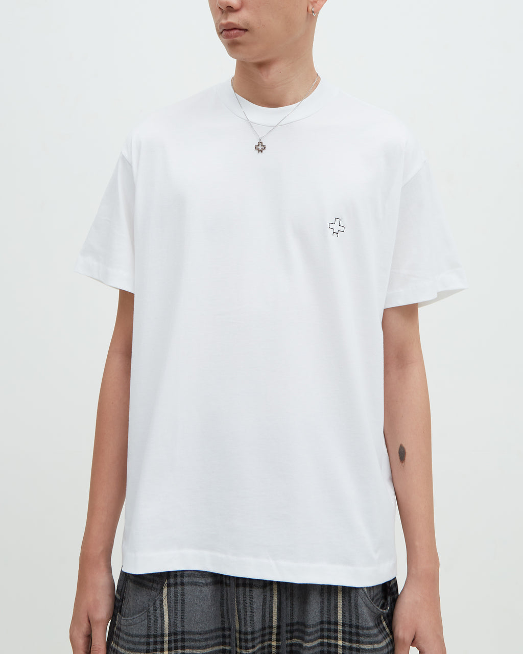 Hotel Basic Logo Embroidery Tee [White]