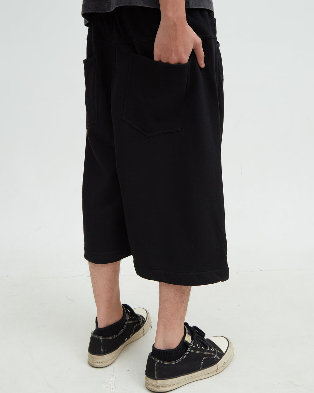 Hotel Sweat Short [Dark Black]
