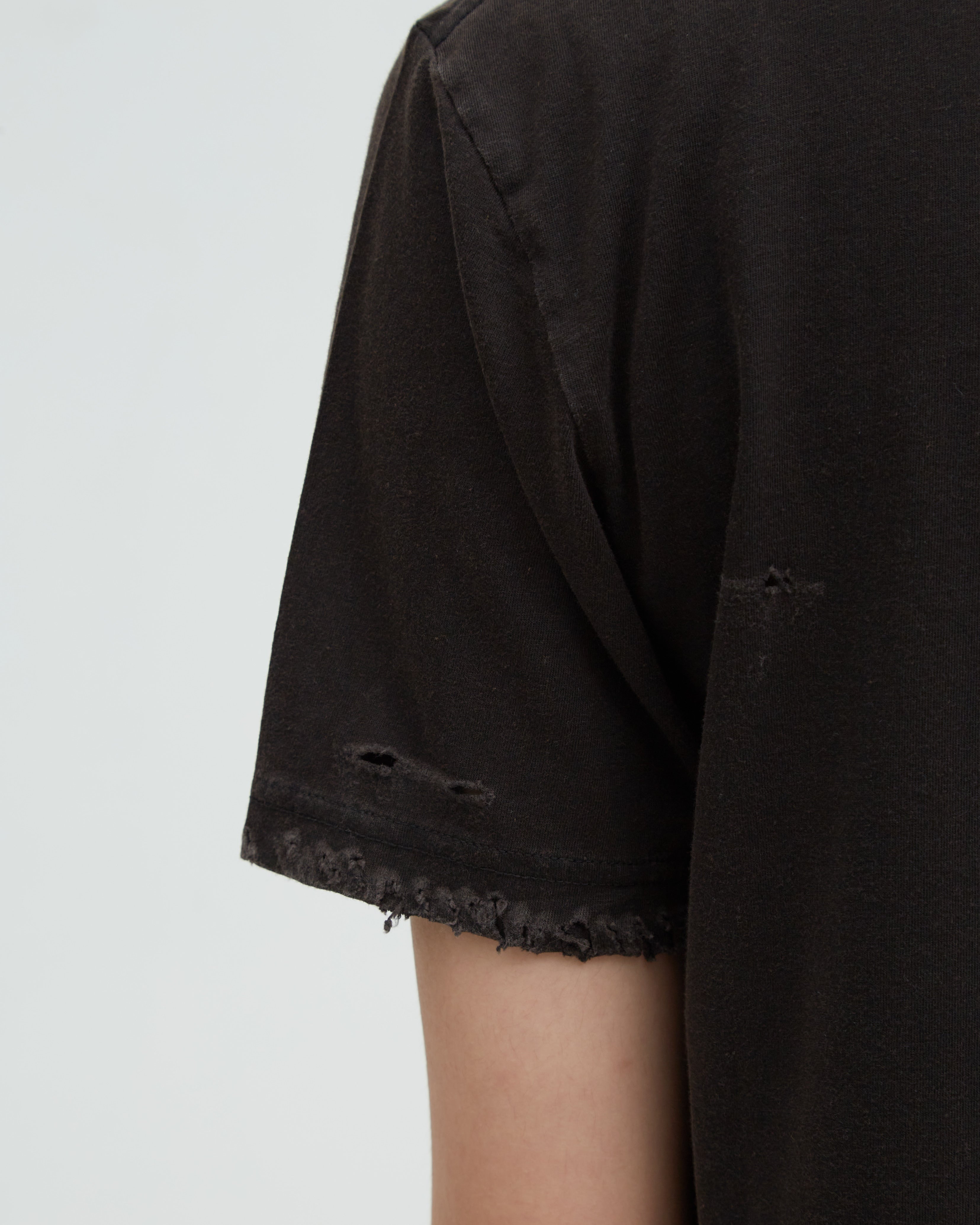 Hotel Distress Tee [Black]