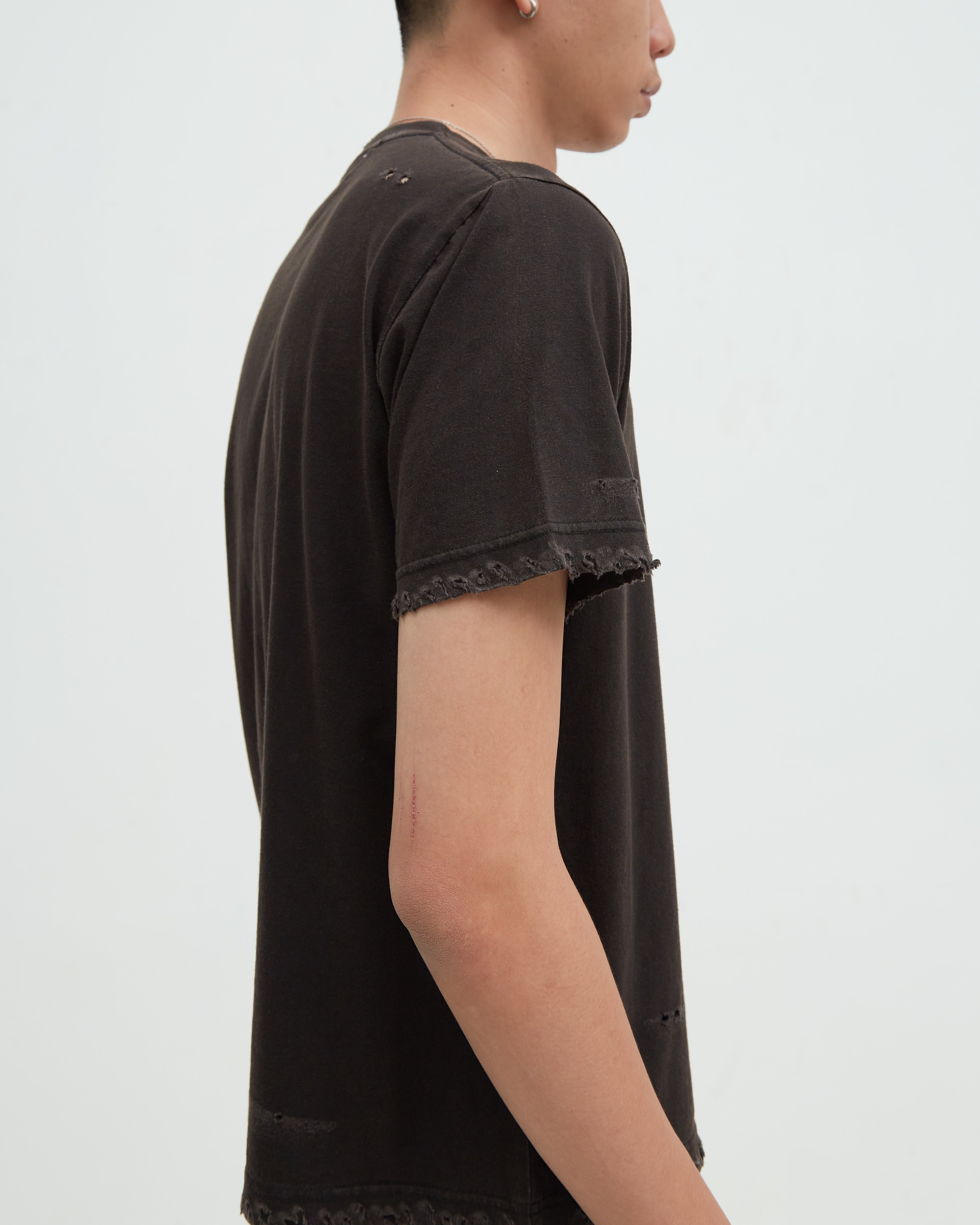 Hotel Distress Tee [Black]