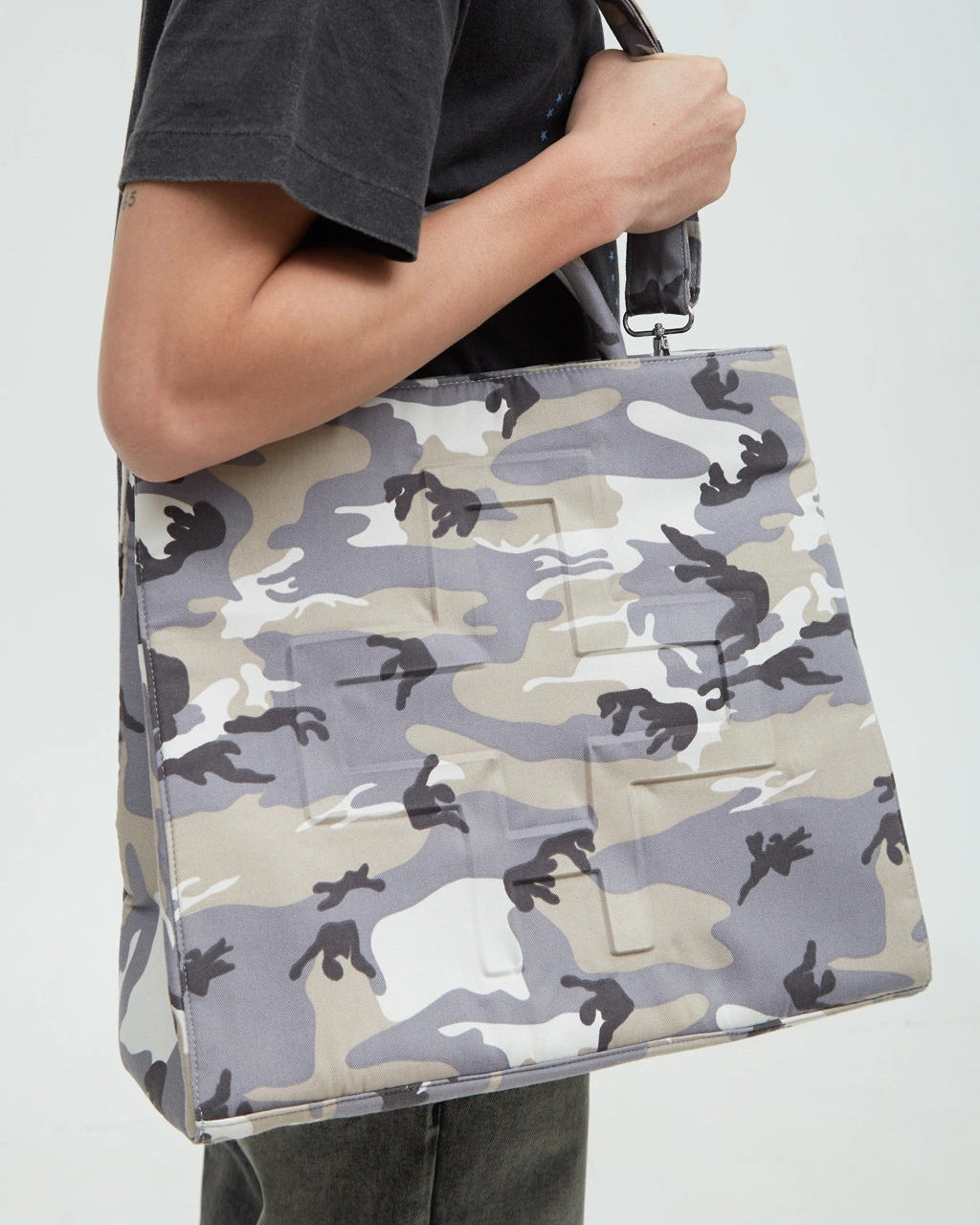 Hotel Snow Camo Plus Logo Bag