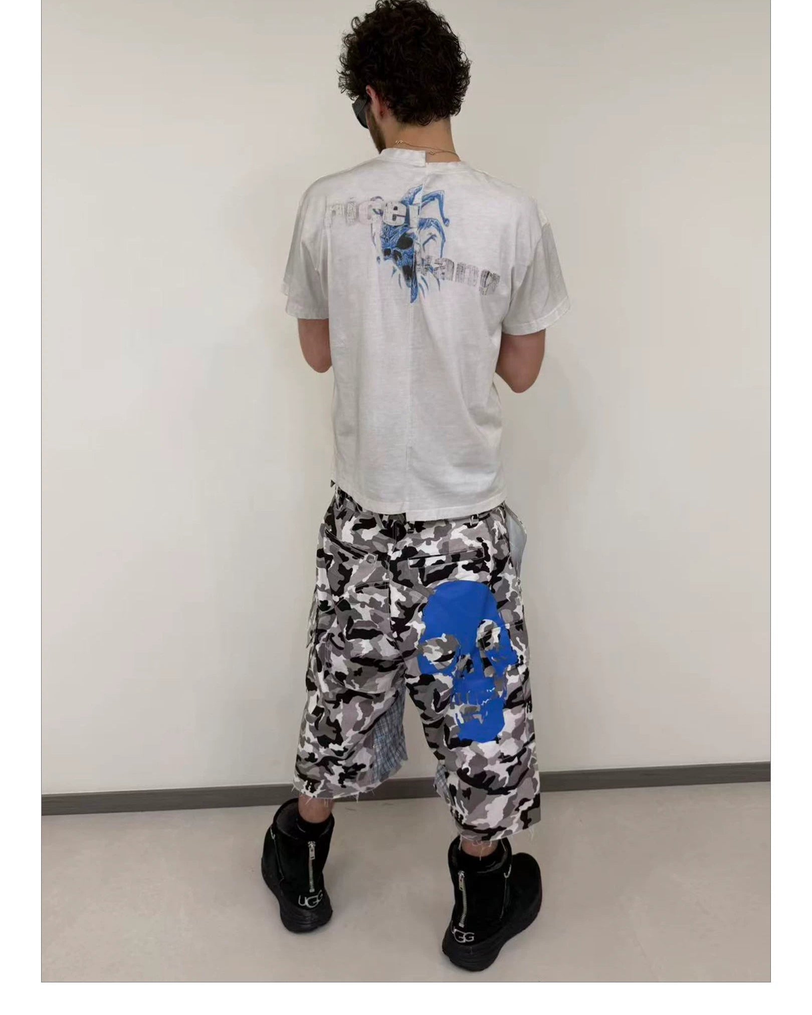 RICEWANG Asymmetric Misaligned Panel Distressed Graphic T-Shirt