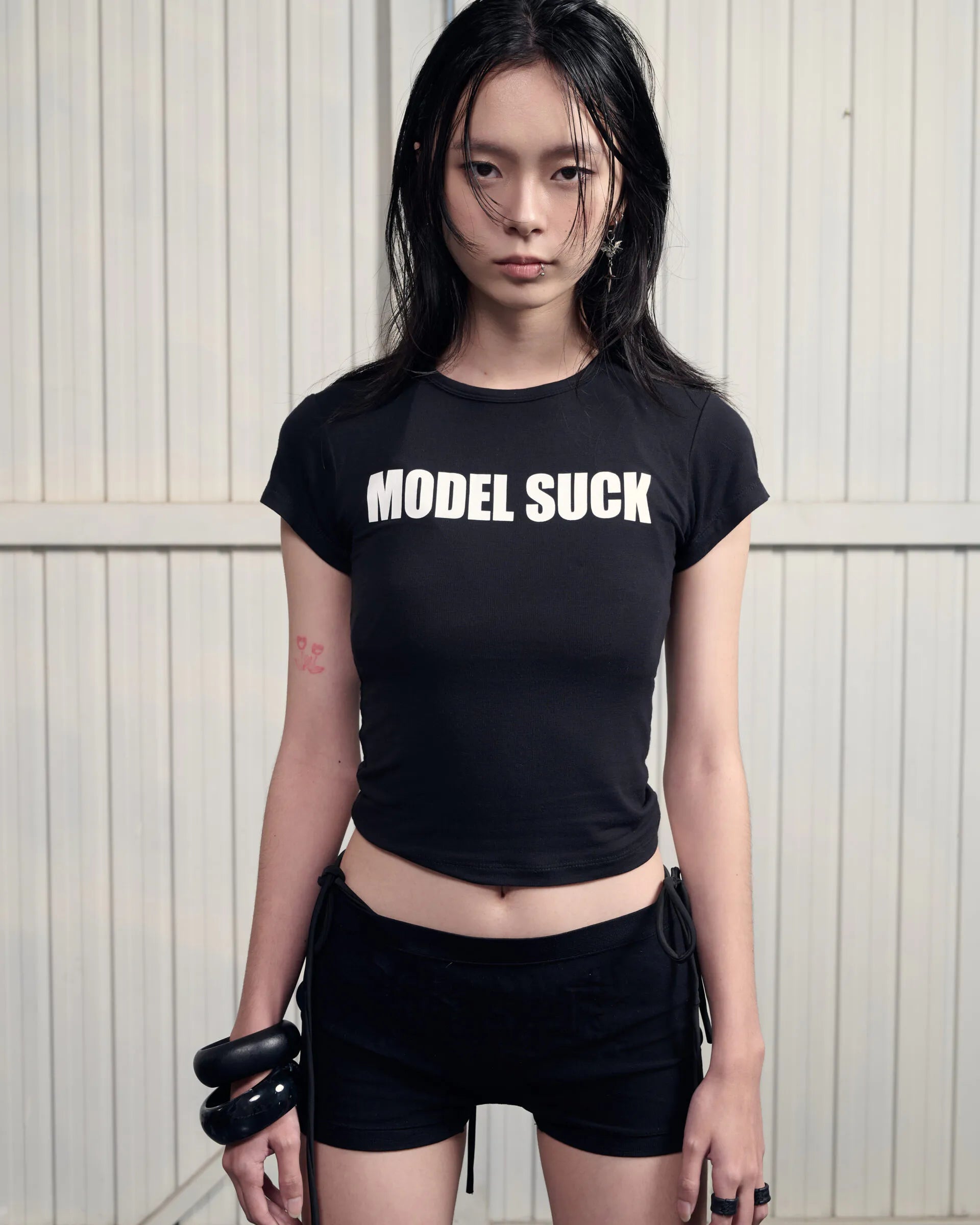 VD Model SUCK BB TEE - Black
