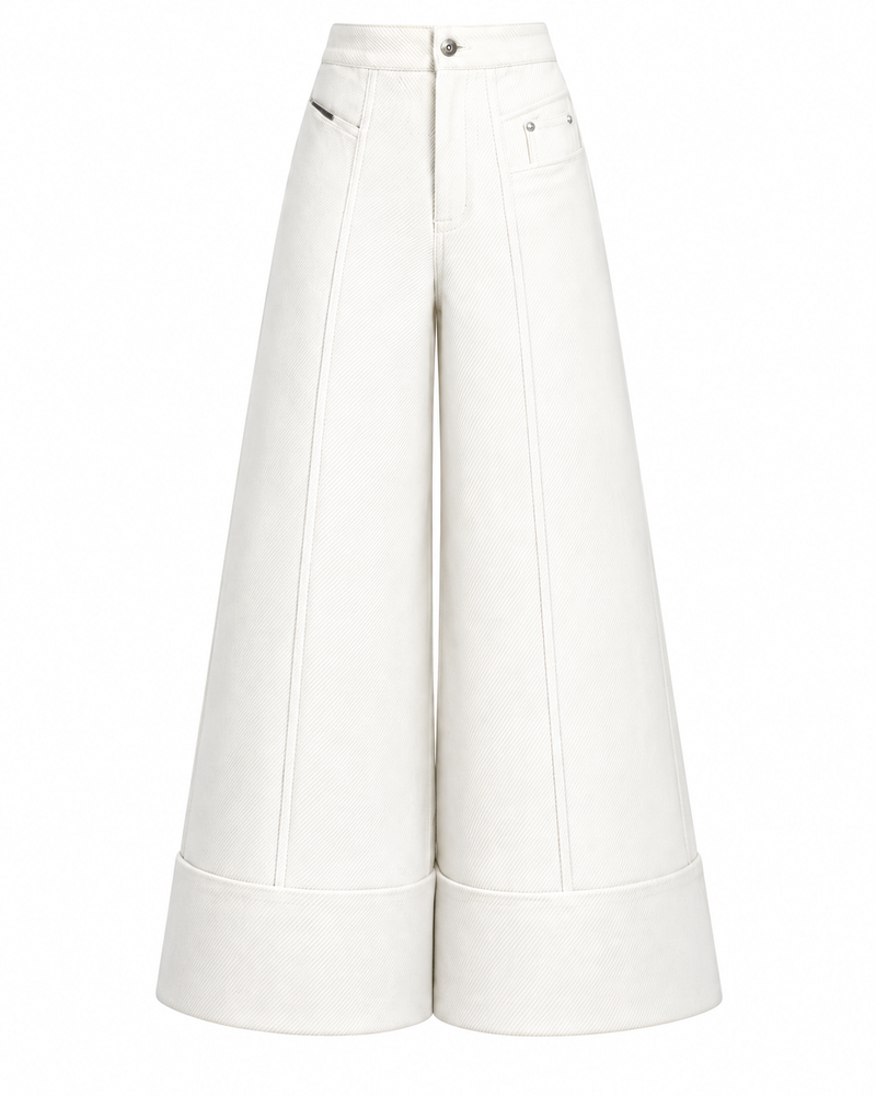 THE FANCÉ Mia Chic Jeans White – white background product photo